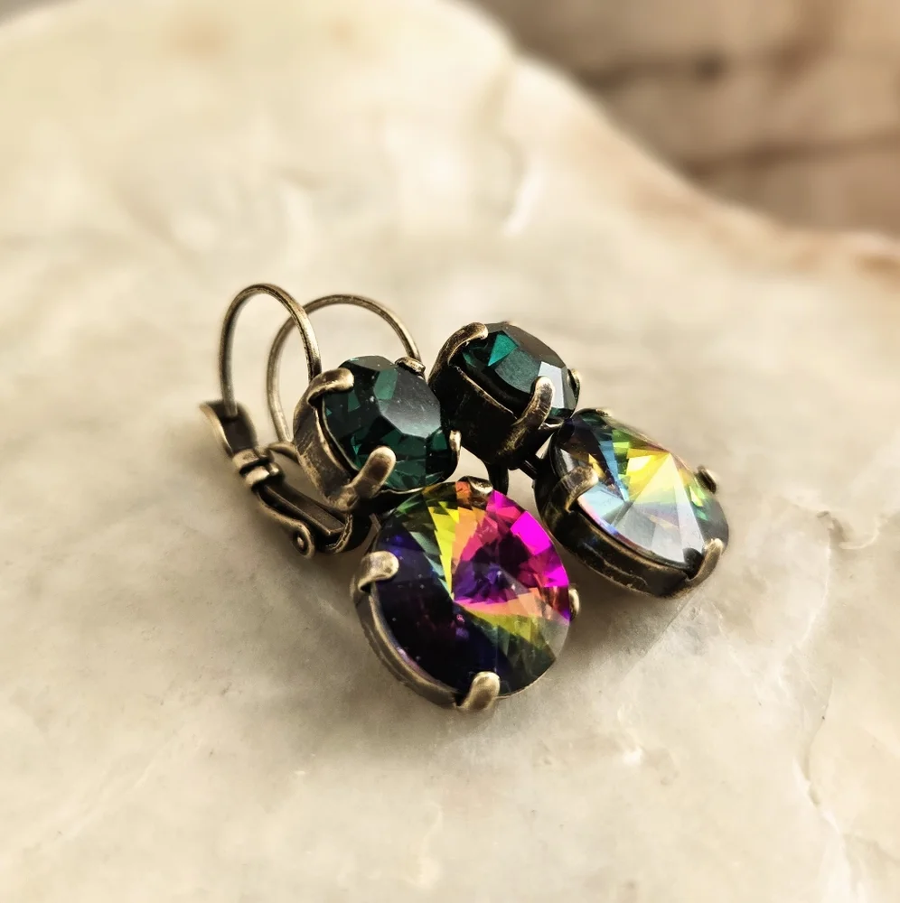 Large Volcano Green And Emerald Crystal In Two Settings Earrings In Brass